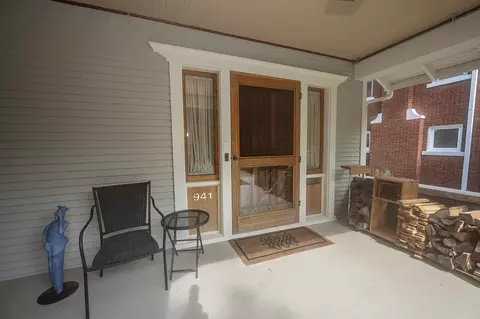 Exterior - 941 S Pickwick Ave, Springfield, MO 65804 photo 7 of 8