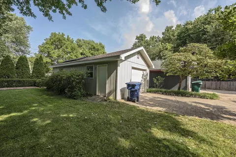Exterior - 941 S Pickwick Ave, Springfield, MO 65804 photo 3 of 8