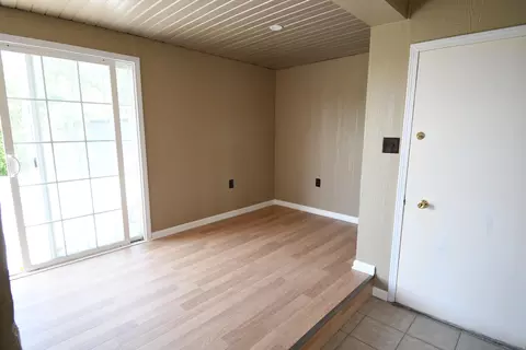 Living - 184 Amherst Rd, Branson, MO 65616 photo 4 of 6