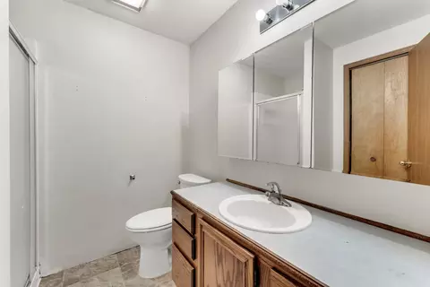 Bath - 711 S Rice St, Nixa, MO 65714 photo 2 of 3