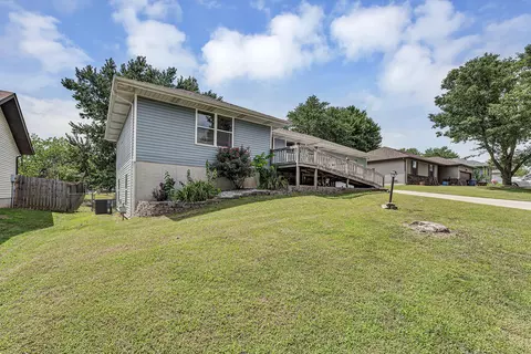 Exterior - 711 S Rice St, Nixa, MO 65714 photo 4 of 11