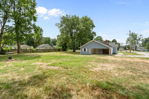 Exterior - 205 S Pine St, Billings, MO 65610 photo 4 of 9