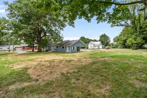 Exterior - 205 S Pine St, Billings, MO 65610 photo 5 of 9