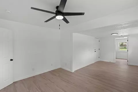 Living - 205 S Pine St, Billings, MO 65610 photo 8 of 9