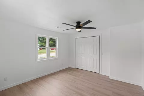 Bedroom - 205 S Pine St, Billings, MO 65610 photo 2 of 6