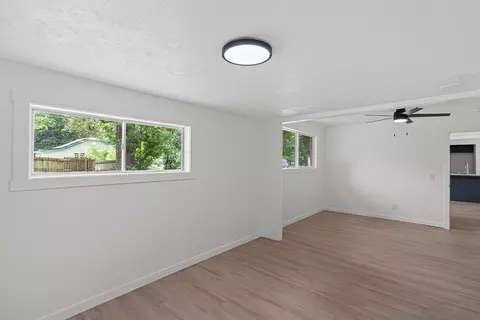 Living - 205 S Pine St, Billings, MO 65610 photo 9 of 9