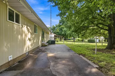 Exterior - 1314 7th St, Monett, MO 65708 photo 4 of 9