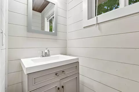 Bath - 1314 7th St, Monett, MO 65708 photo 5 of 5