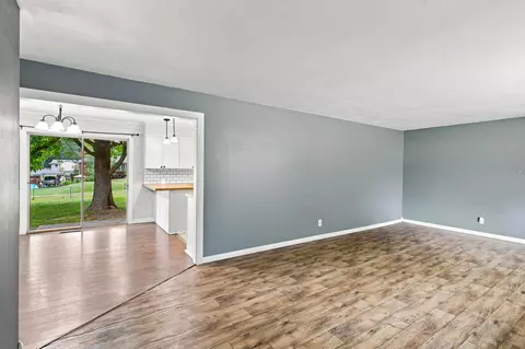 Living - 1314 7th St, Monett, MO 65708 photo 1 of 5