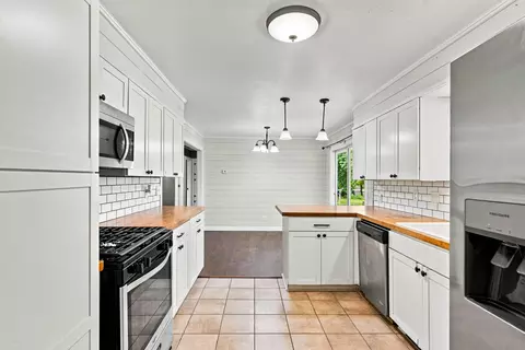 Kitchen - 1314 7th St, Monett, MO 65708 photo 3 of 6