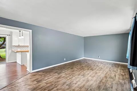 Living - 1314 7th St, Monett, MO 65708 photo 2 of 5