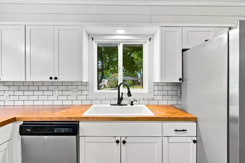 Kitchen - 1314 7th St, Monett, MO 65708 photo 4 of 6