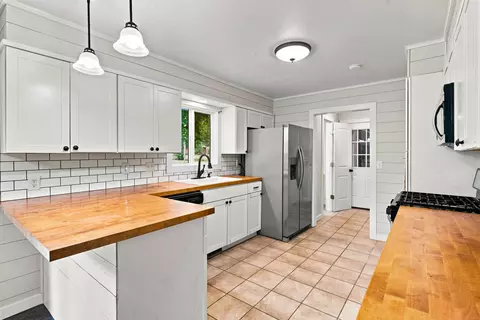 Kitchen - 1314 7th St, Monett, MO 65708 photo 5 of 6