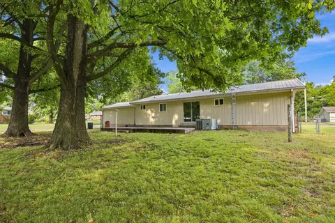 Exterior - 1314 7th St, Monett, MO 65708 photo 6 of 9