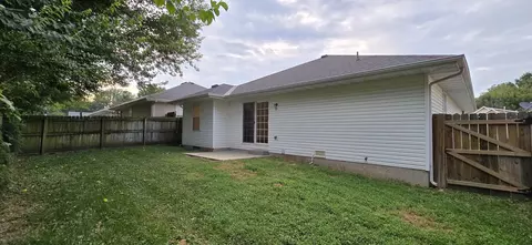 Exterior - 1632 E Adams St, Springfield, MO 65803 photo 4 of 5