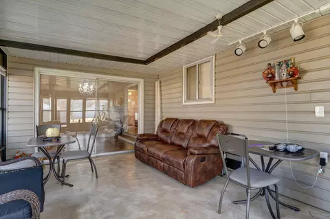 Exterior - 1909 S Nettleton Ave, Springfield, MO 65807 photo 3 of 12