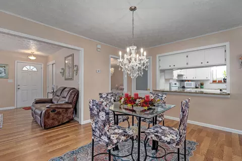 Dining - 1909 S Nettleton Ave, Springfield, MO 65807 photo 3 of 3