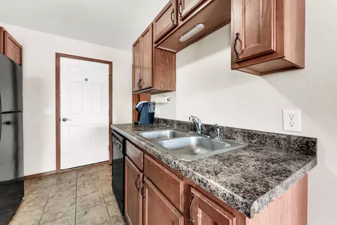 Kitchen - 2462 W Cedar Creek Dr, Springfield, MO 65803 photo 2 of 3