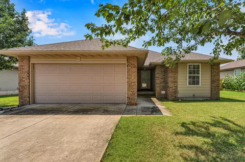Exterior - 2462 W Cedar Creek Dr, Springfield, MO 65803 photo 2 of 8