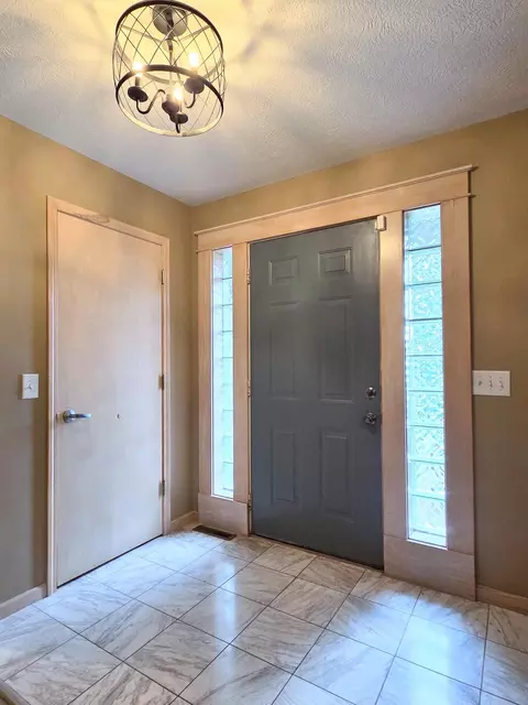Entry Way - 1738 Hawthorn Pl, Marshfield, MO 65706 photo 1 of 1