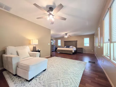 Bedroom - 1738 Hawthorn Pl, Marshfield, MO 65706 photo 2 of 9
