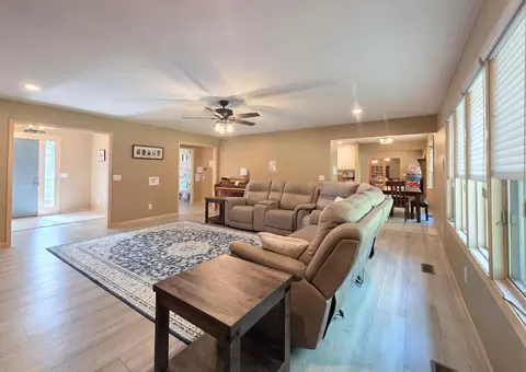 Living - 1738 Hawthorn Pl, Marshfield, MO 65706 photo 4 of 4
