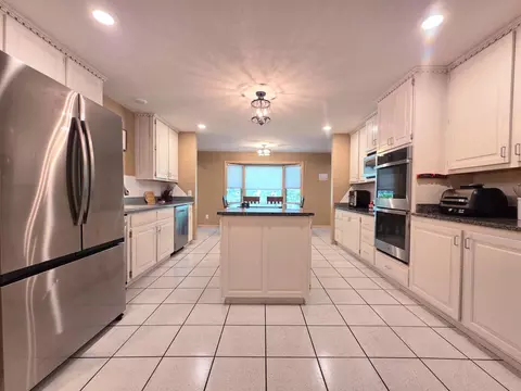 Kitchen - 1738 Hawthorn Pl, Marshfield, MO 65706 photo 2 of 6