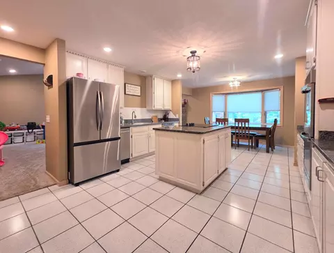 Kitchen - 1738 Hawthorn Pl, Marshfield, MO 65706 photo 1 of 6