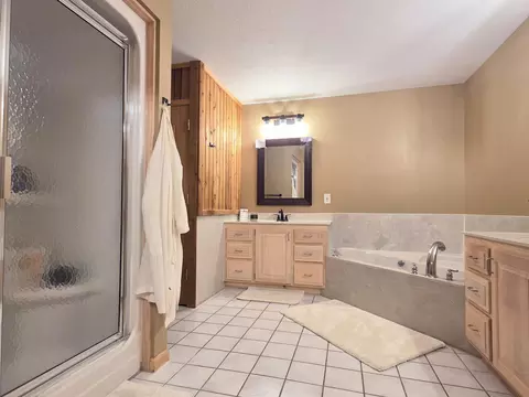 Bath - 1738 Hawthorn Pl, Marshfield, MO 65706 photo 2 of 10