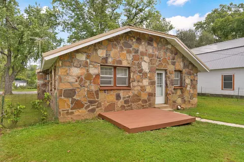 Exterior - 105 S Walnut St, Crane, MO 65633 photo 7 of 9
