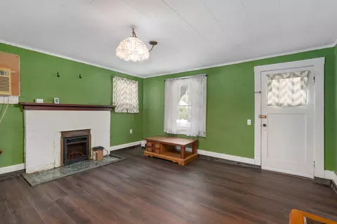 Living - 105 S Walnut St, Crane, MO 65633 photo 1 of 3