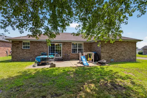 Exterior - 709 S Hazelnut Ave, Springfield, MO 65802 photo 7 of 7