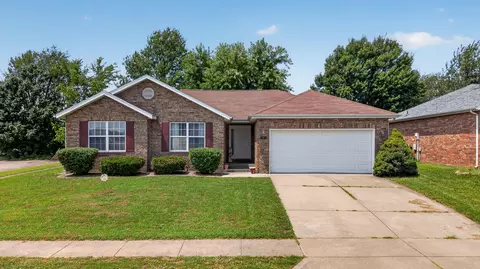 Exterior - 709 S Hazelnut Ave, Springfield, MO 65802 photo 2 of 7