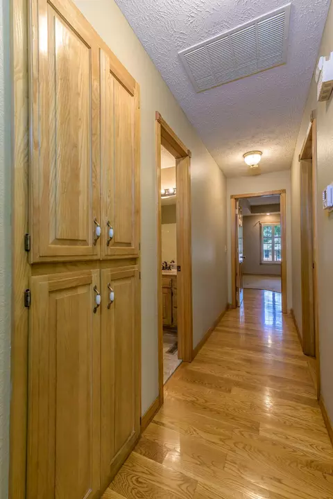 Entry Way - 4602 S Forest Ave, Springfield, MO 65810 photo 2 of 3