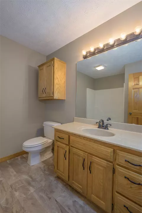 Bath - 4602 S Forest Ave, Springfield, MO 65810 photo 4 of 5