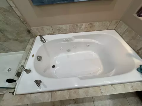 Bath - 14 Treehouse Ln #15, Branson, MO 65616 photo 5 of 8