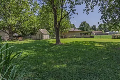 Exterior - 602 Aspen Dr, Nixa, MO 65714 photo 5 of 6