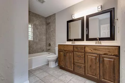 Bath - 3436 S Nettleton Ave, Springfield, MO 65807 photo 1 of 2