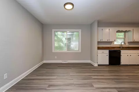 Living - 3436 S Nettleton Ave, Springfield, MO 65807 photo 3 of 5