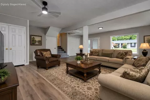 Living - 3436 S Nettleton Ave, Springfield, MO 65807 photo 5 of 5