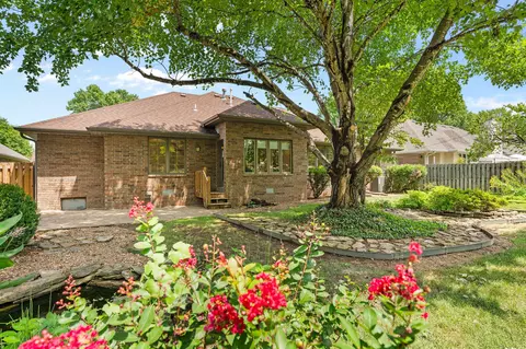 Exterior - 2380 W Allen Dr, Springfield, MO 65810 photo 7 of 10
