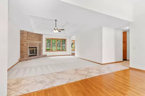 Living - 2380 W Allen Dr, Springfield, MO 65810 photo 2 of 5