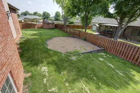 Exterior - 3560 W Edgewood Ct, Springfield, MO 65807 photo 7 of 14
