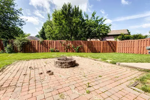 Exterior - 3560 W Edgewood Ct, Springfield, MO 65807 photo 6 of 14