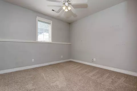 Bedroom - 3560 W Edgewood Ct, Springfield, MO 65807 photo 4 of 5
