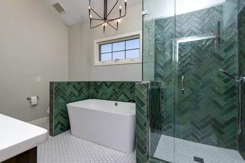 Bath - 3560 W Edgewood Ct, Springfield, MO 65807 photo 1 of 6