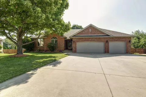 Exterior - 3560 W Edgewood Ct, Springfield, MO 65807 photo 14 of 14
