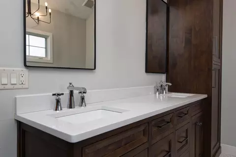 Bath - 3560 W Edgewood Ct, Springfield, MO 65807 photo 4 of 6