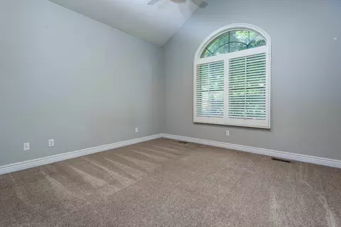 Bedroom - 3560 W Edgewood Ct, Springfield, MO 65807 photo 3 of 5