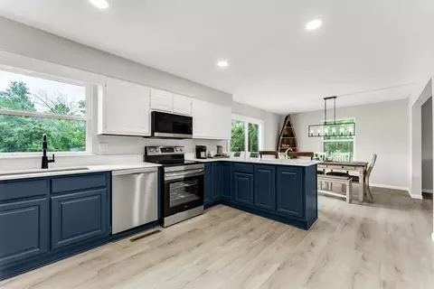 Kitchen - 26298 State Highway Yy, Shell Knob, MO 65747 photo 2 of 3